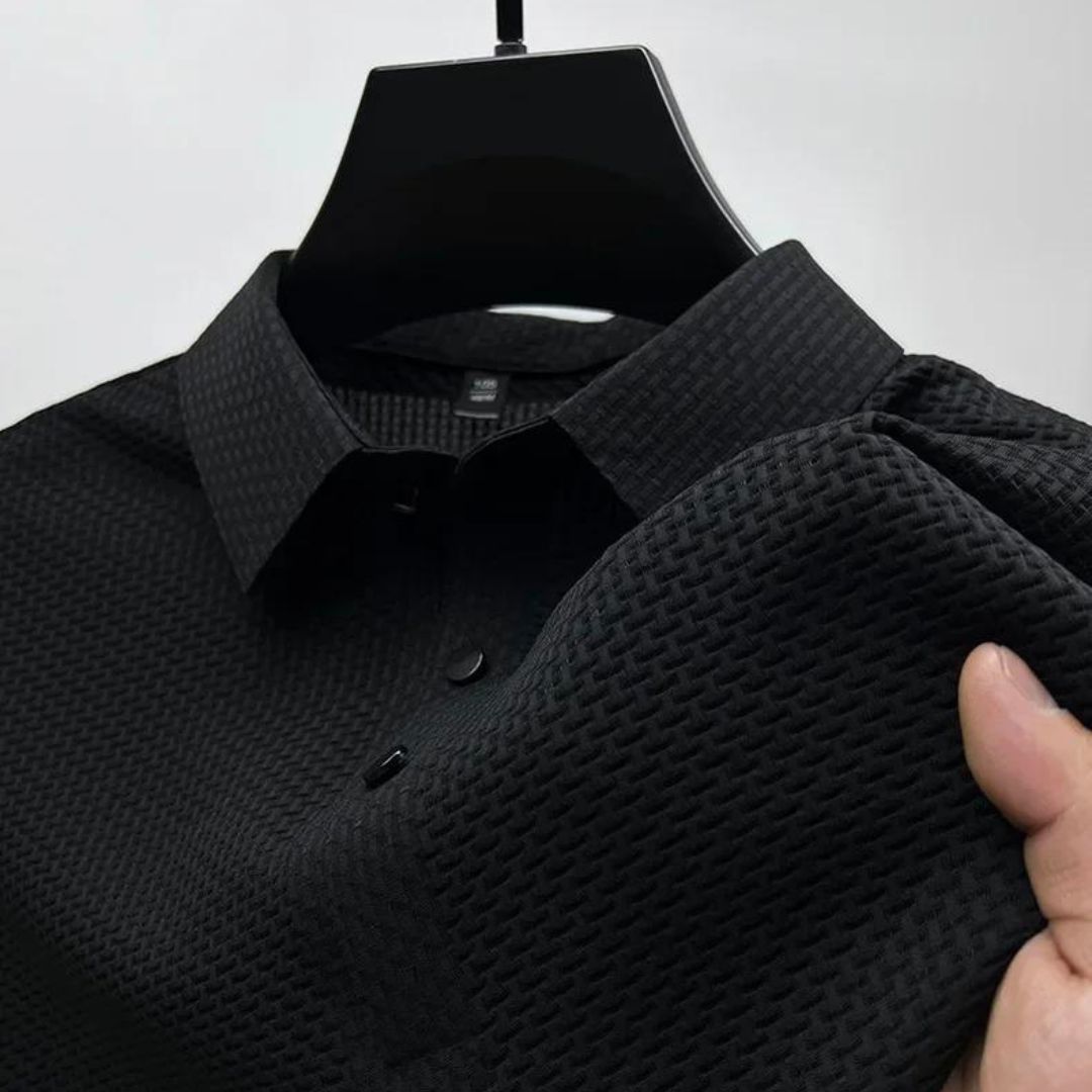 "Strukturiertes Poloshirt Herren, atmungsaktiv, modernes Design, elegant, in Blau, Grau, Khaki, Schwarz, Weiß erhältlich."