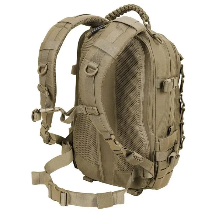 "Taktischer Rucksack Explorer, robustes Design, 30L, Armeegrün, ideal für Outdoor-Abenteuer, mehrere Fächer, ergonomisch."