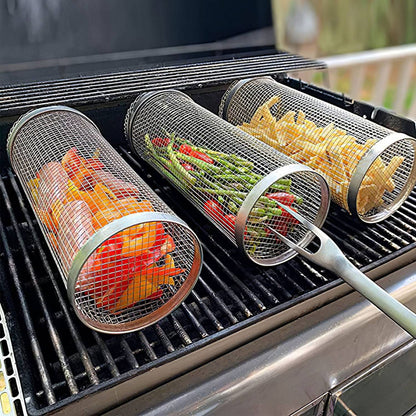 "Tragbarer Edelstahl-Grillkorb mit abgerundeten Kanten, ideal für Gemüse und Grillgut, spülmaschinenfest."