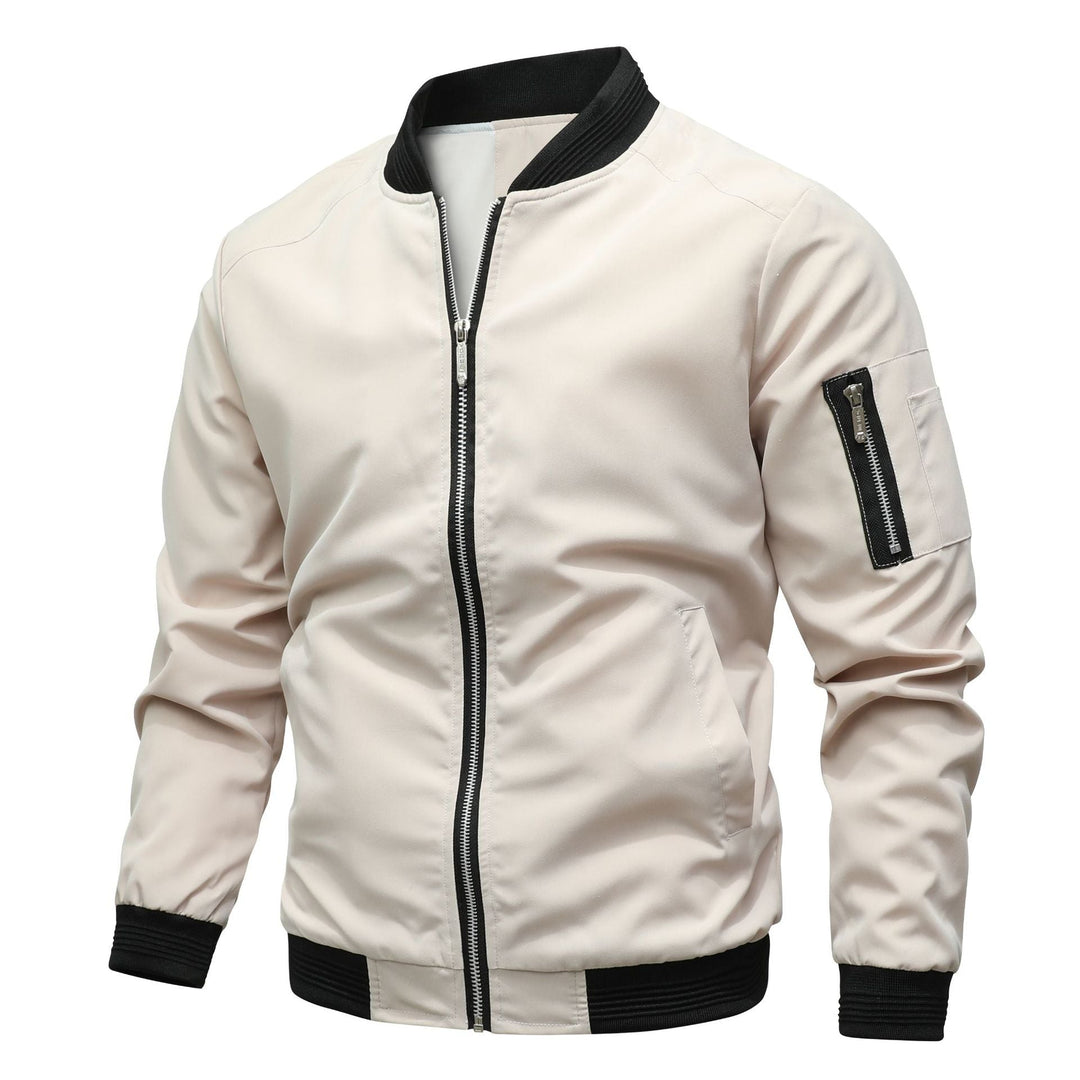 Trendige Herren Bomberjacke, klassischer Pilotenstil, blau, mit perfekter Passform und modernen Akzenten, für Stilbewusste.