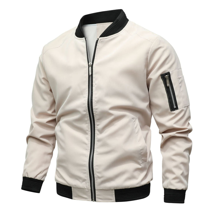 Trendige Herren Bomberjacke, klassischer Pilotenstil, blau, mit perfekter Passform und modernen Akzenten, für Stilbewusste.