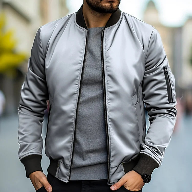 Trendige Herren Bomberjacke, klassischer Pilotenstil, blau, mit perfekter Passform und modernen Akzenten, für Stilbewusste.