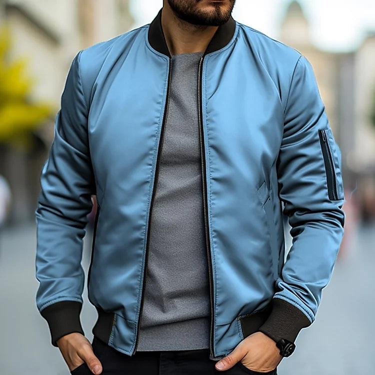 Trendige Herren Bomberjacke, klassischer Pilotenstil, blau, mit perfekter Passform und modernen Akzenten, für Stilbewusste.