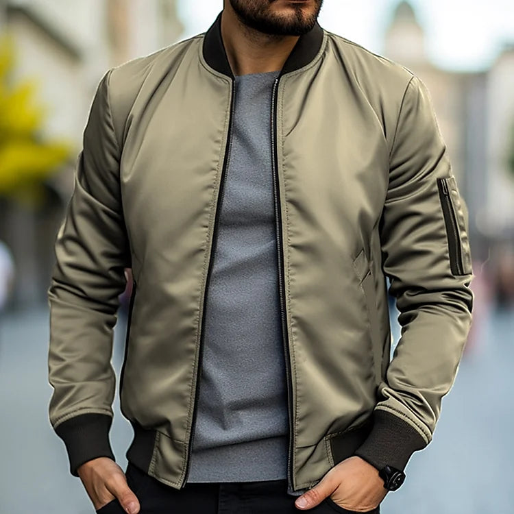 Trendige Herren Bomberjacke, klassischer Pilotenstil, blau, mit perfekter Passform und modernen Akzenten, für Stilbewusste.