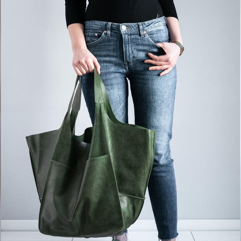 "Übergroße elegante Leder-Weekender-Handtasche mit modernem Design in vielseitigen Farben, perfekte Damen-Bag."