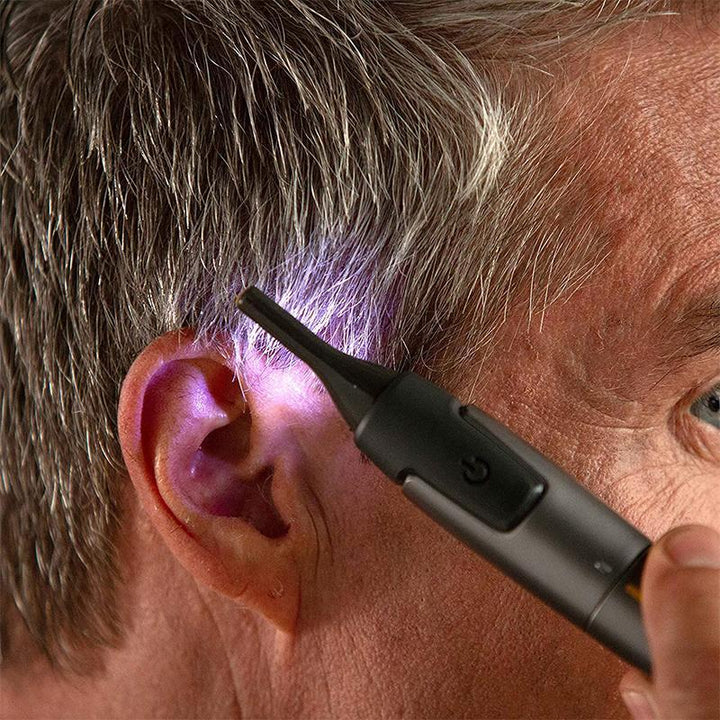 "Ultradünner Präzisionstrimmer mit titaniumbeschichteten Klingen, ergonomischem Griff und LED, ideal für Gesichtsbehaarung"