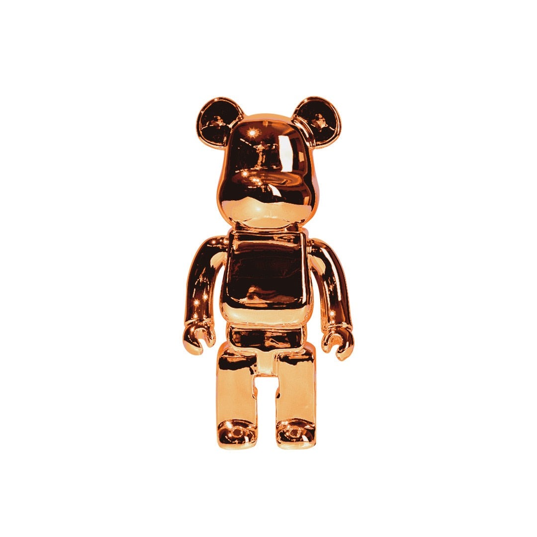 "Umweltfreundliche Bearbricks Skulptur, detailreich gestaltet, ideal für einzigartige Wohnraumdeko und Sammlerstück."