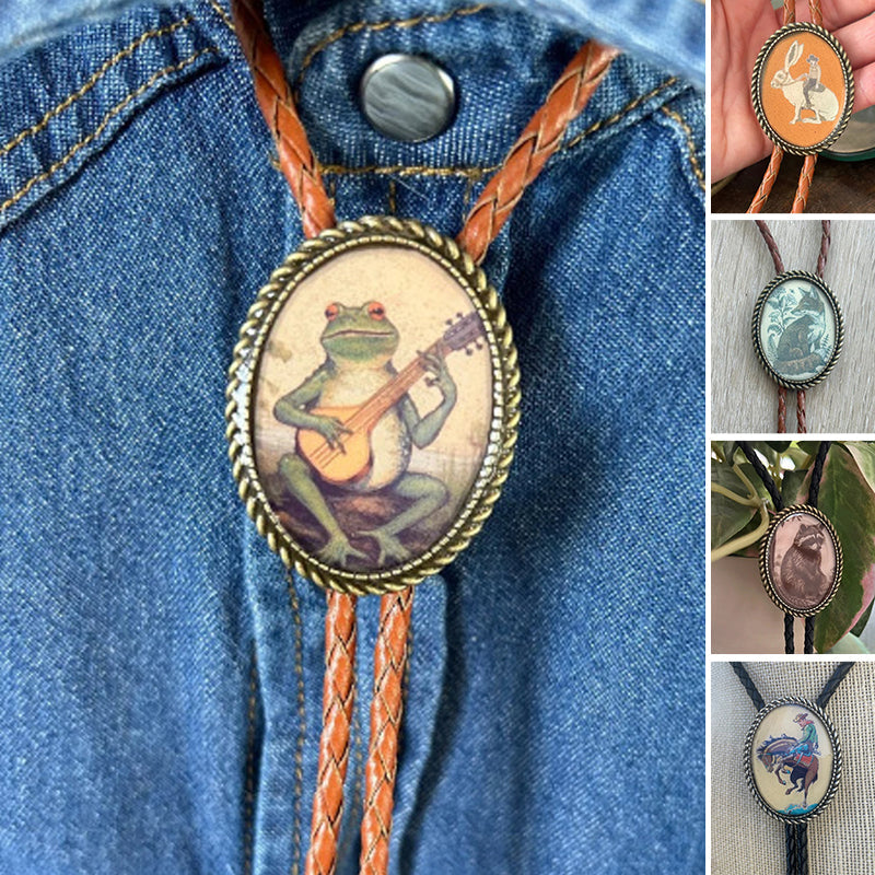 "Unisex Bolo Krawatte mit Banjo Frosch Design; stilvolles Accessoire, verstellbare Lederbänder, moderner Look."