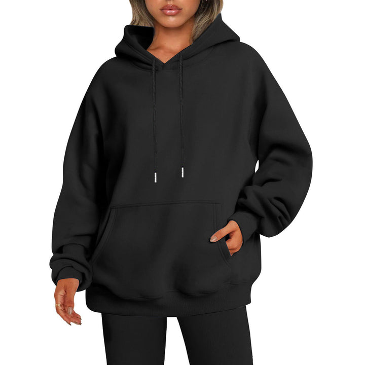 "Unisex Hoodie in Grau, weiche Baumwolle-Polyester-Mischung, modernes Design, vielseitig und bequem, ideal für jeden Anlass."