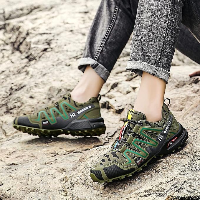 Unisex orthopädischer Lauf- und Wanderschuh, dunkelgrau, mit atmungsaktivem Obermaterial und rutschfester Sohle.