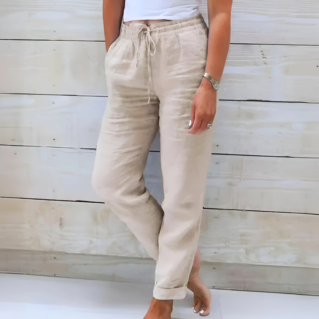 "Vanessa Stretch-Hose für Damen in Schwarz, elastisches Material, elegante schlanke Passform, ideal für jeden Anlass."