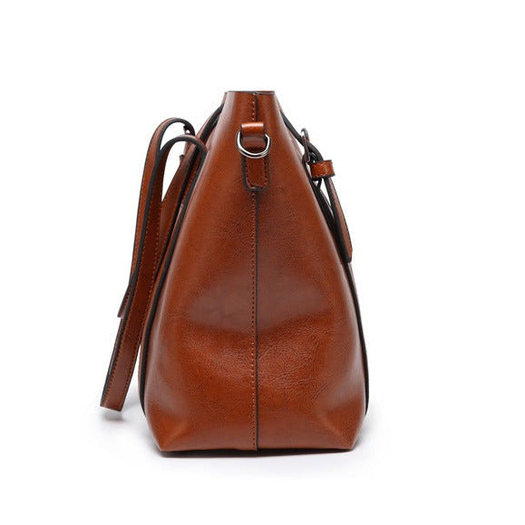 "Vegan lederhandtasche, stilvoll und geräumig mit handgefertigten Details, robuste Griffe, elegantes Design, Damenmode."