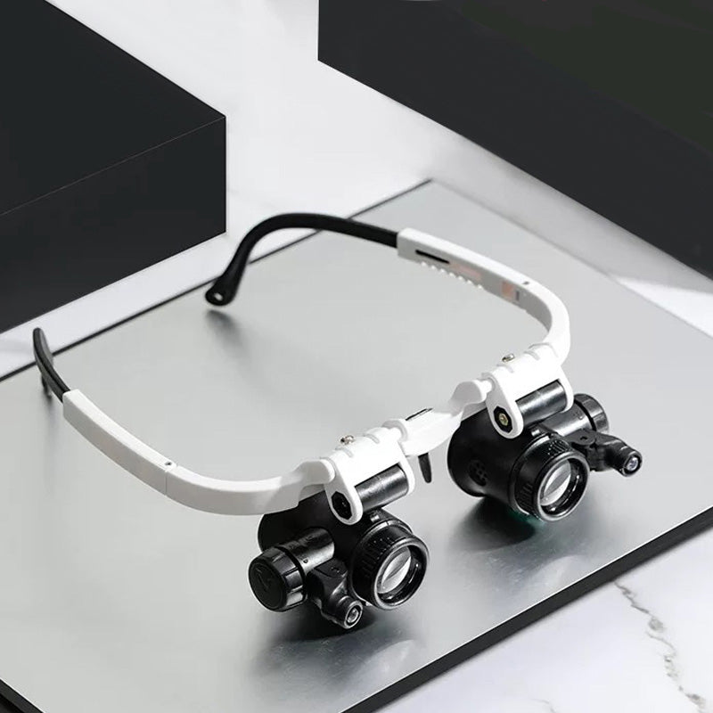 "Vergrößerungsbrille mit 3 Linsen, LED-Licht, leichte Fassung; ideal für präzise Details und Arbeiten bei wenig Licht."