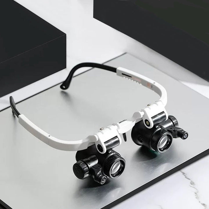"Vergrößerungsbrille mit 3 Linsen, LED-Licht, leichte Fassung; ideal für präzise Details und Arbeiten bei wenig Licht."