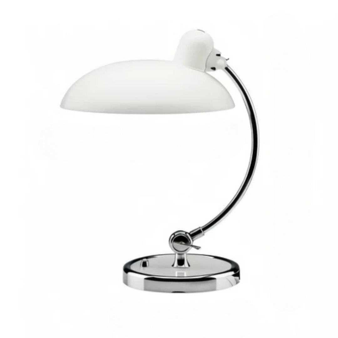Verstellbare Schreibtischlampe aus Eisen im Vintage-Stil mit warmem Licht und Retro-Design, ideal zum Lesen und Arbeiten.