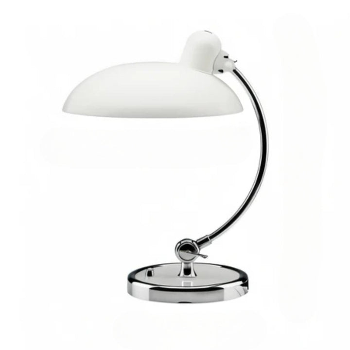 Verstellbare Schreibtischlampe aus Eisen im Vintage-Stil mit warmem Licht und Retro-Design, ideal zum Lesen und Arbeiten.