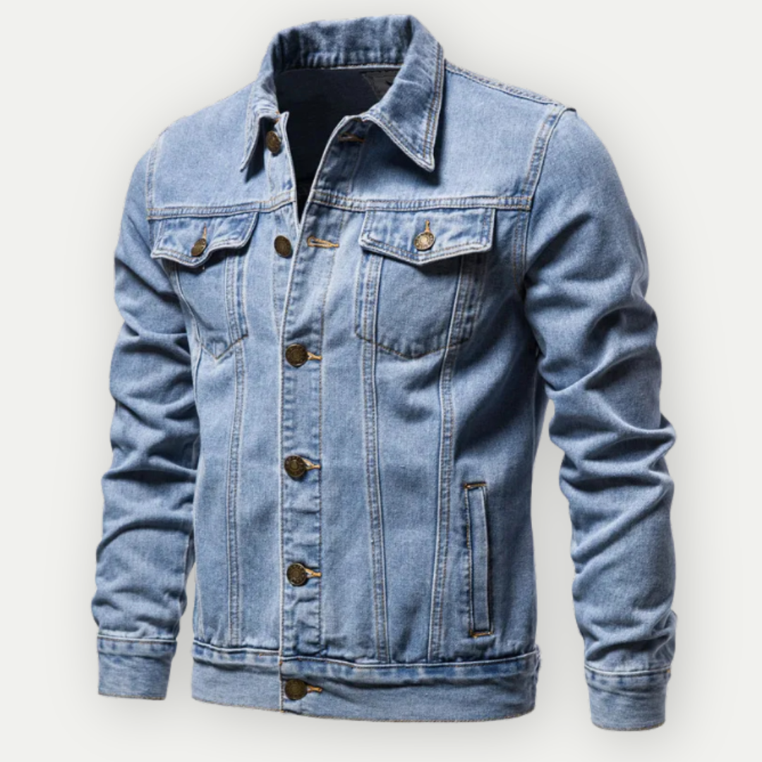 Vielseitige Jeans Trucker Jacke in Blau, Vorderansicht, ideal für stilvolle, lässige Looks und hohen Tragekomfort.