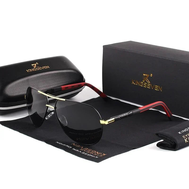 "Vintage Herren-Sonnenbrille mit UV400-Schutz, robustes Design, gold-schwarzes Gestell, ideal für stilvollen Auftritt."