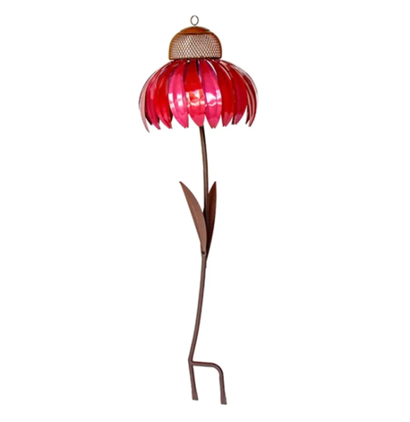 Vogelhaus im floralen Design, wetterfest, bietet Vögeln Schutz und fügt sich dekorativ in den Garten ein.