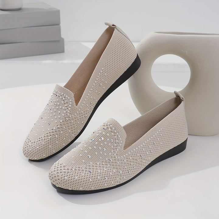 Vorderansicht der orthopädischen Damenschuhe in Beige, leicht, atmungsaktiv, mit flexiblem Material für optimalen Komfort.