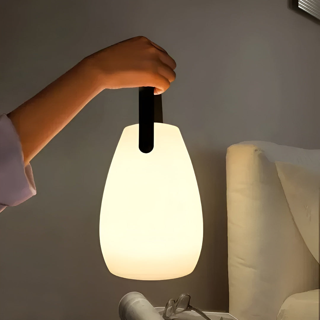 "Wasserdichte LED Tischlampe, tragbar, Farbwechsel, für Innen & Außen, sanfte Töne, lebhafte Farben, elegant, USB-ladbar"