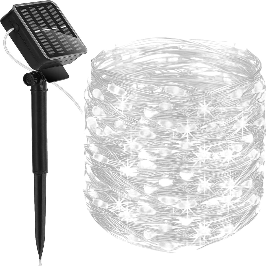 "Wasserdichte, solarbetriebene Lichterkette für stimmungsvolle Gartenbeleuchtung, robust bei Regen und wetterfest."