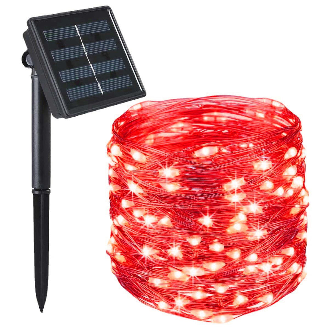 "Wasserdichte, solarbetriebene Lichterkette für stimmungsvolle Gartenbeleuchtung, robust bei Regen und wetterfest."