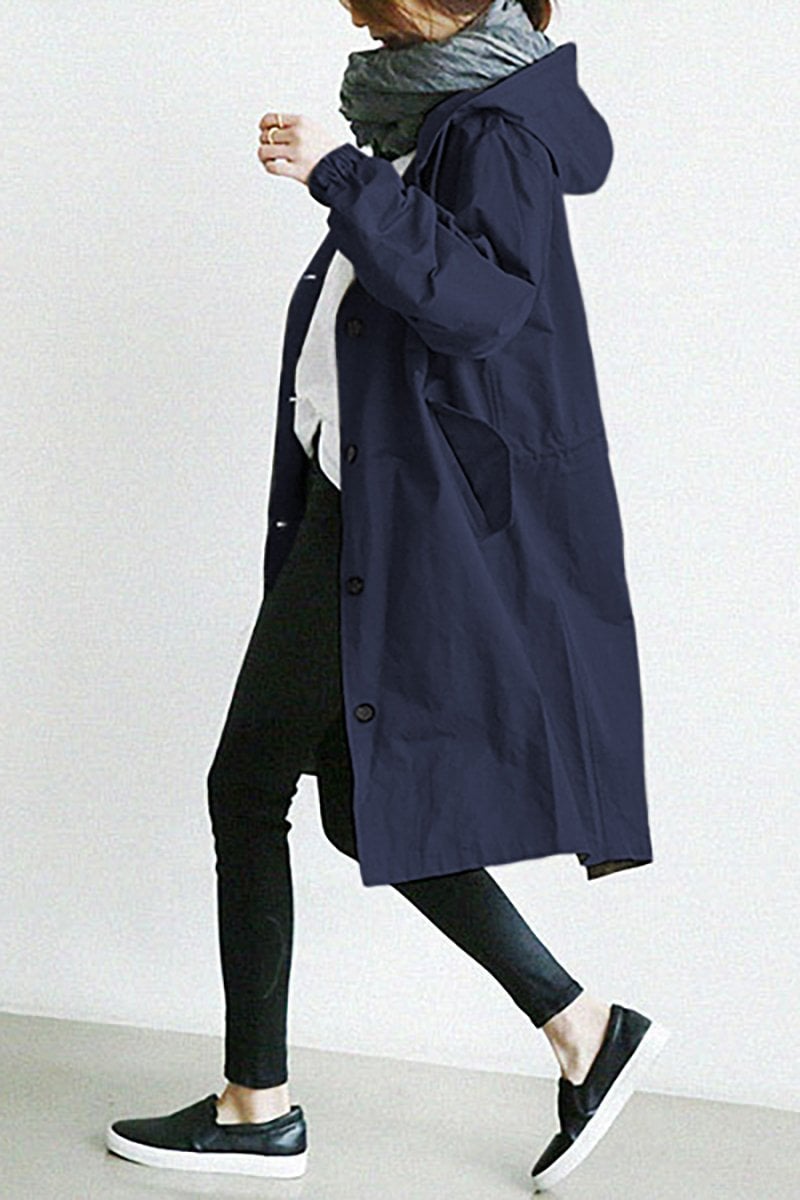 "Wasserdichter Damen-Trenchcoat mit Kapuze, eleganter Schnitt, ideal für Regenwetter, Vorderansicht, stilvoll und funktional.