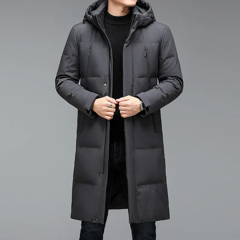 "Wasserdichter Herren Daunenparka, warm und atmungsaktiv, in Schwarz, mit Kapuze ideal für Wintertage."