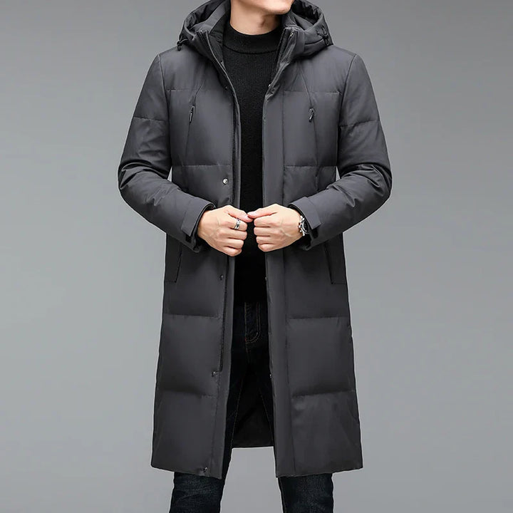 "Wasserdichter Herren Daunenparka, warm und atmungsaktiv, in Schwarz, mit Kapuze ideal für Wintertage."
