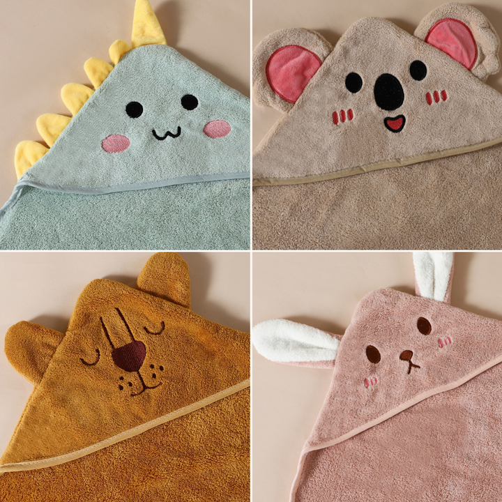 "Weicher Baby-Badumhang mit Kapuze aus Frottee, optimal 80x80 cm, in Tierdesigns, saugfähig und warm für Bademomente."