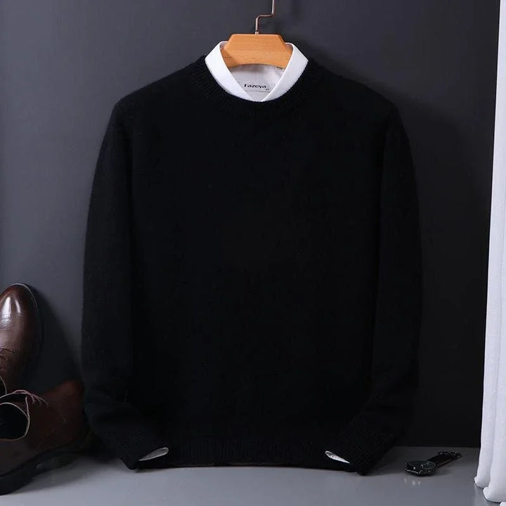 "Weicher Herren-Kaschmir-Pullover in Blau, stilvoller Schnitt, luxuriöse Eleganz, perfekt für kalte Wintertage."