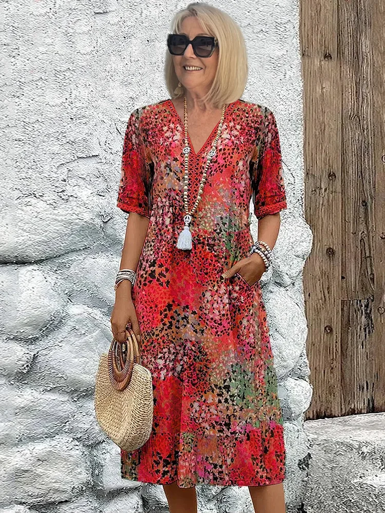 Weiches Damenkleid mit V-Ausschnitt in charmanter Midi-Länge, leicht und atmungsaktiv, ideal für eleganten Alltagslook.
