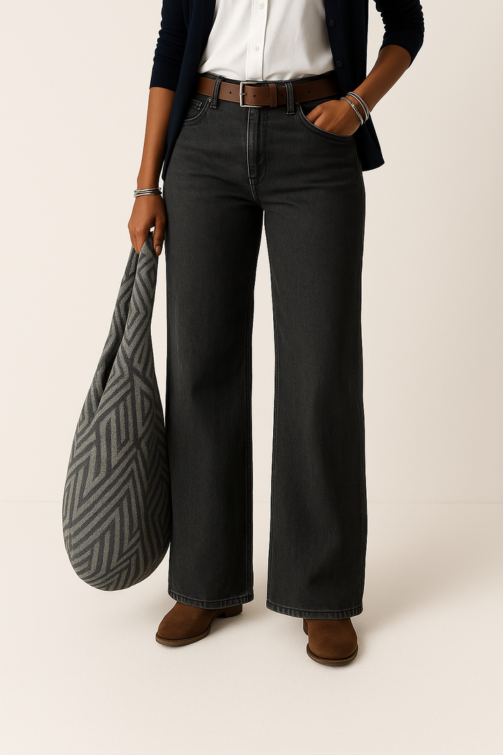 "Weite Damen Denim-Jeans, komfortabel und modisch, mit lockerer Passform und schmeichelhafter Silhouette."