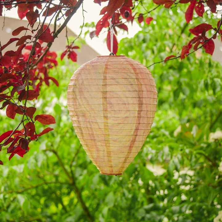 "Wespennest Abwehr Lampe mit hängendem Schutznetz für Insektenabwehr im Garten, moderne Lichtquelle, umweltfreundlich"