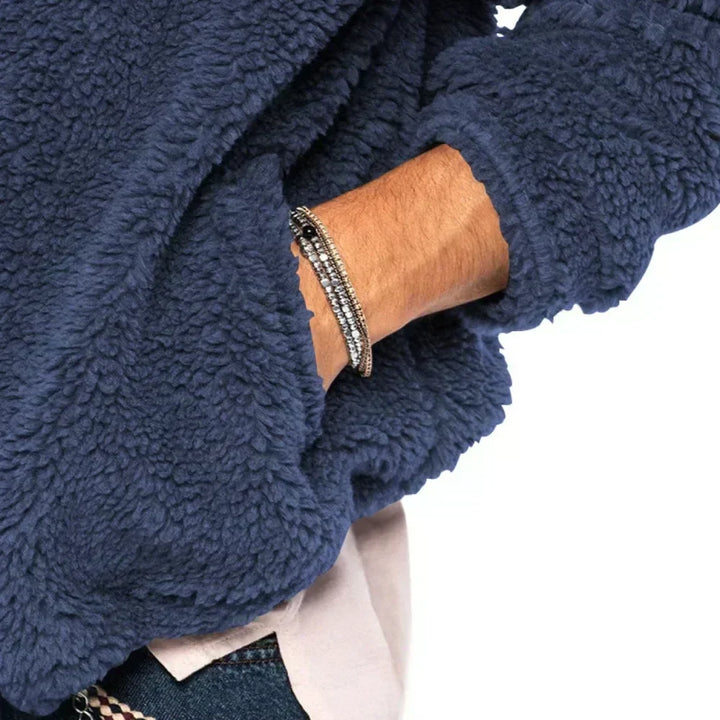 "Wetterfeste Herren-Winterjacke mit moderner Optik, Kapuze und Taschen, perfekt für Outdoor-Erlebnisse im Winter."