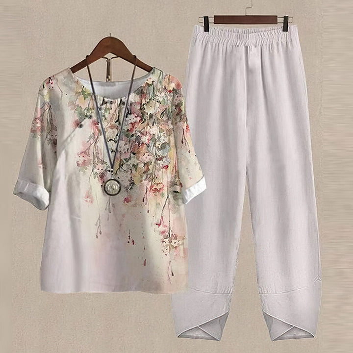 "Zweiteiliges Damen Sommer-Set mit weich fallendem Oberteil und schmeichelhaften Hosen in verschiedenen Farben"