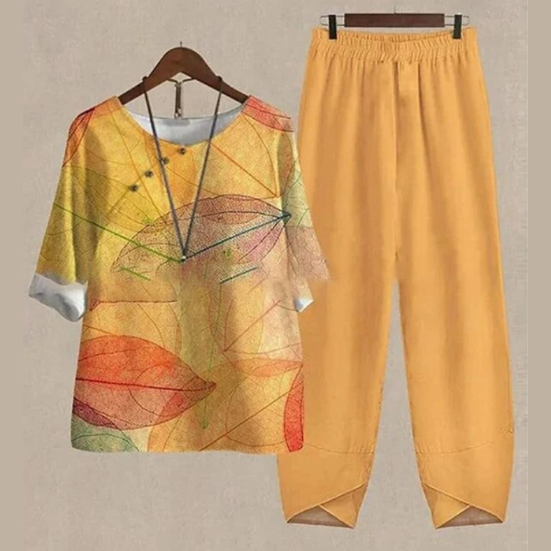 "Zweiteiliges Damen Sommer-Set mit weich fallendem Oberteil und schmeichelhaften Hosen in verschiedenen Farben"